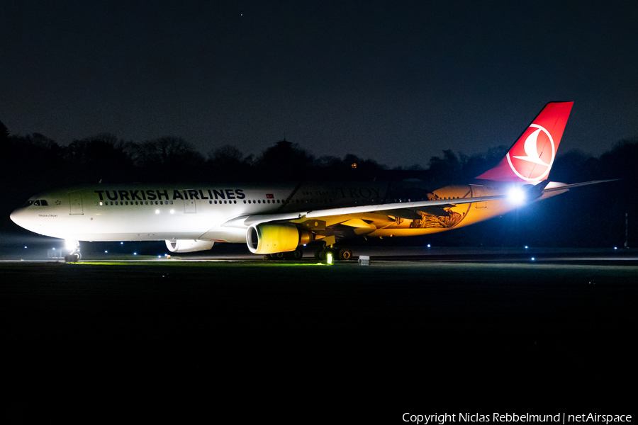 Turkish Airlines Airbus A330-303 (TC-JOG) | Photo 358901