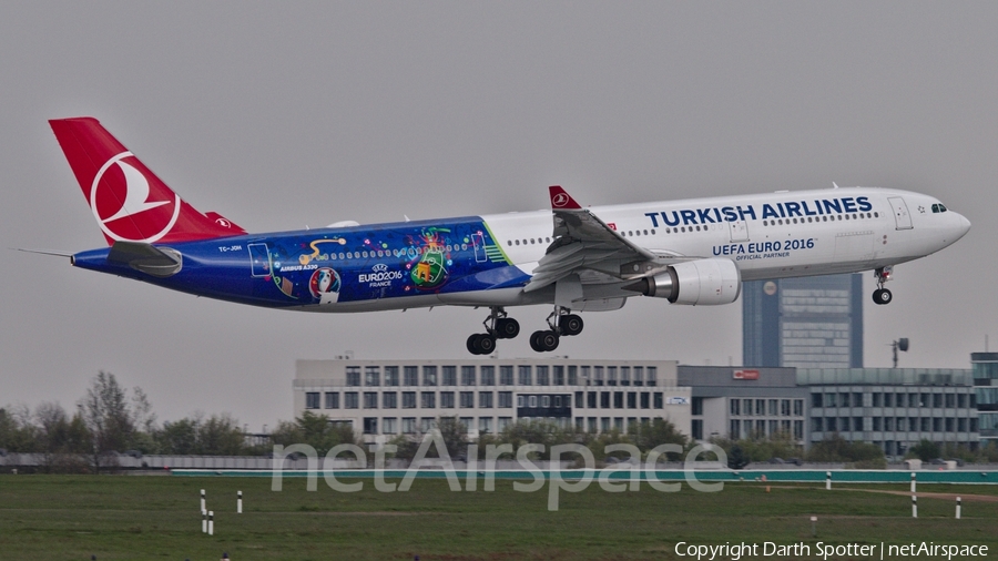 Turkish Airlines Airbus A330-303 (TC-JOH) | Photo 235206