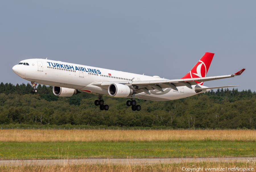 Turkish Airlines Airbus A330-303 (TC-JOH) | Photo 456170
