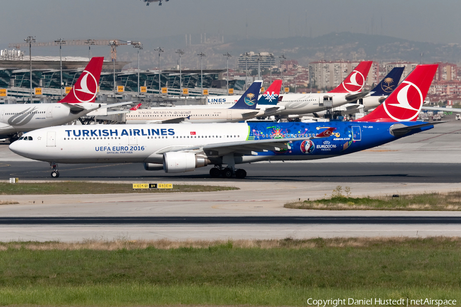 Turkish Airlines Airbus A330-303 (TC-JOH) | Photo 495238