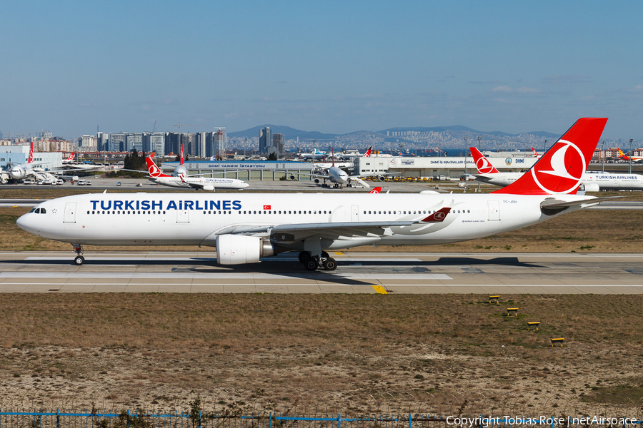 Turkish Airlines Airbus A330-303 (TC-JOH) | Photo 307656