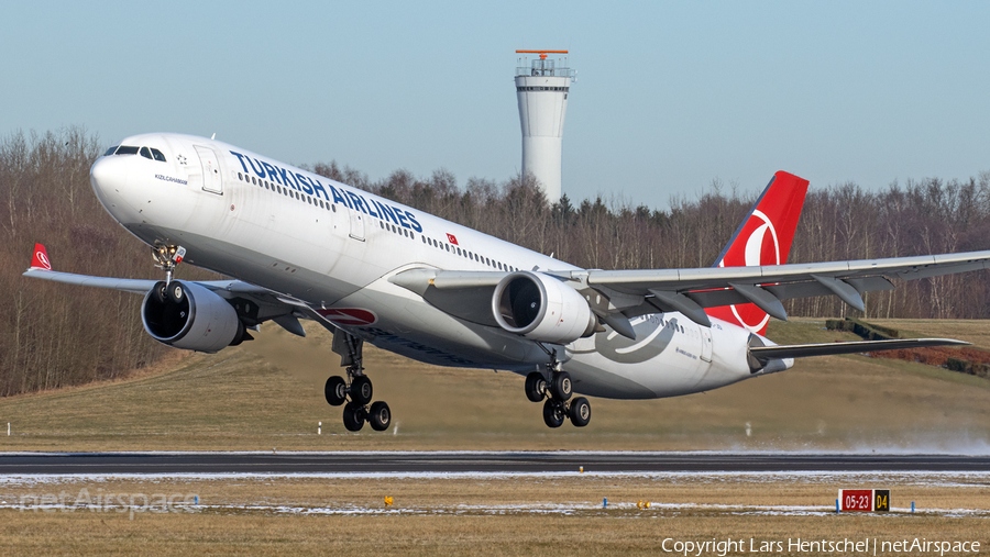 Turkish Airlines Airbus A330-303 (TC-JOI) | Photo 430400