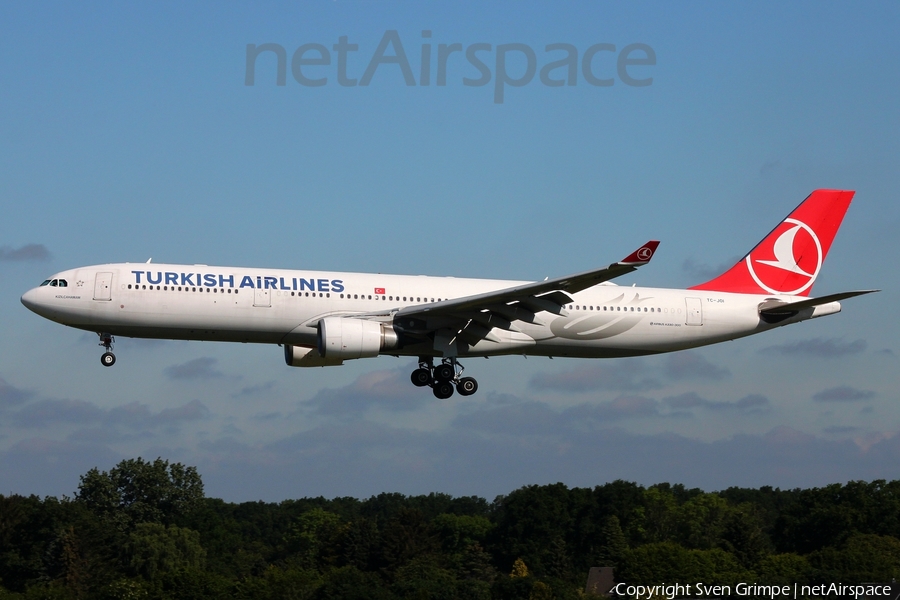 Turkish Airlines Airbus A330-303 (TC-JOI) | Photo 516137