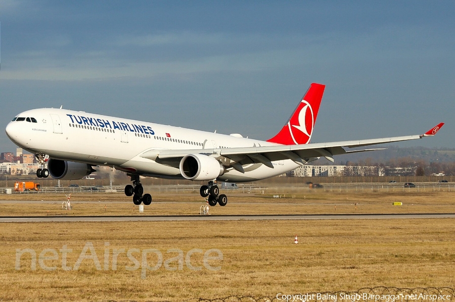 Turkish Airlines Airbus A330-303 (TC-JOI) | Photo 94203