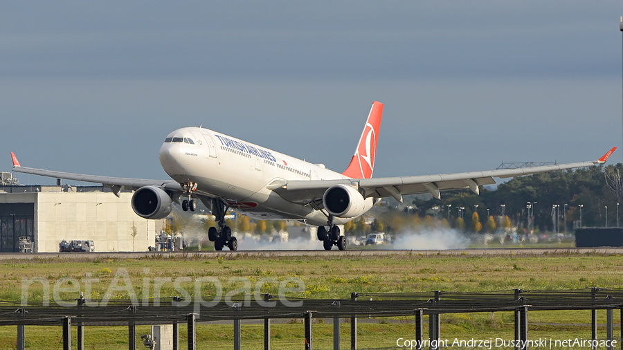 Turkish Airlines Airbus A330-303 (TC-JOJ) | Photo 544570