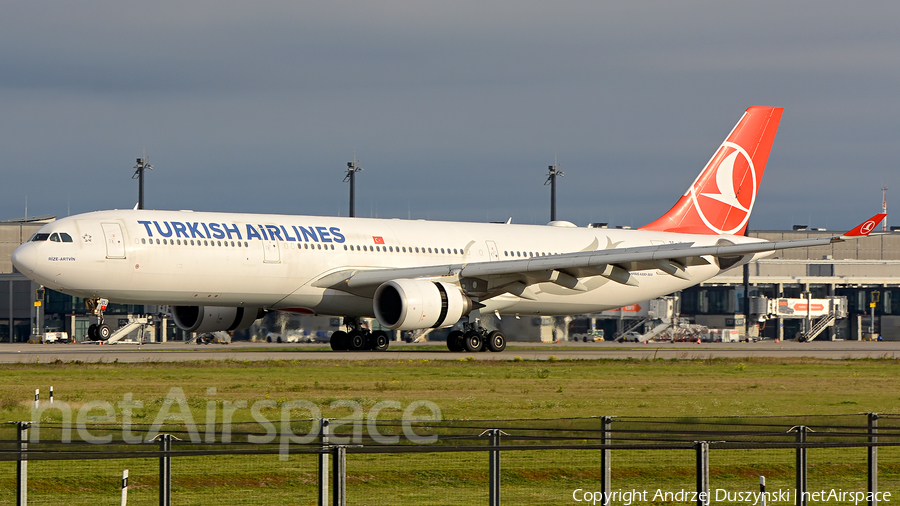 Turkish Airlines Airbus A330-303 (TC-JOJ) | Photo 544622