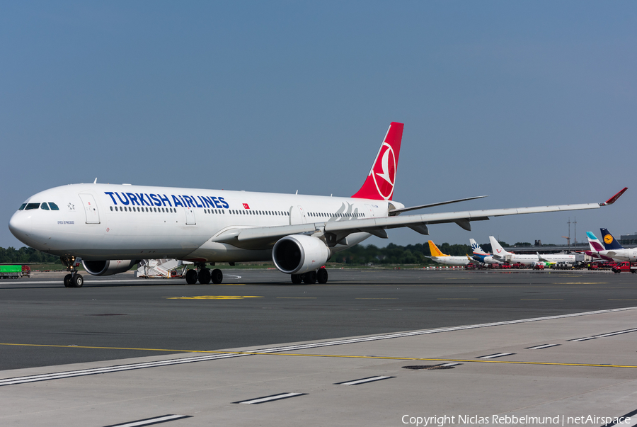 Turkish Airlines Airbus A330-302X (TC-JOM) | Photo 254576