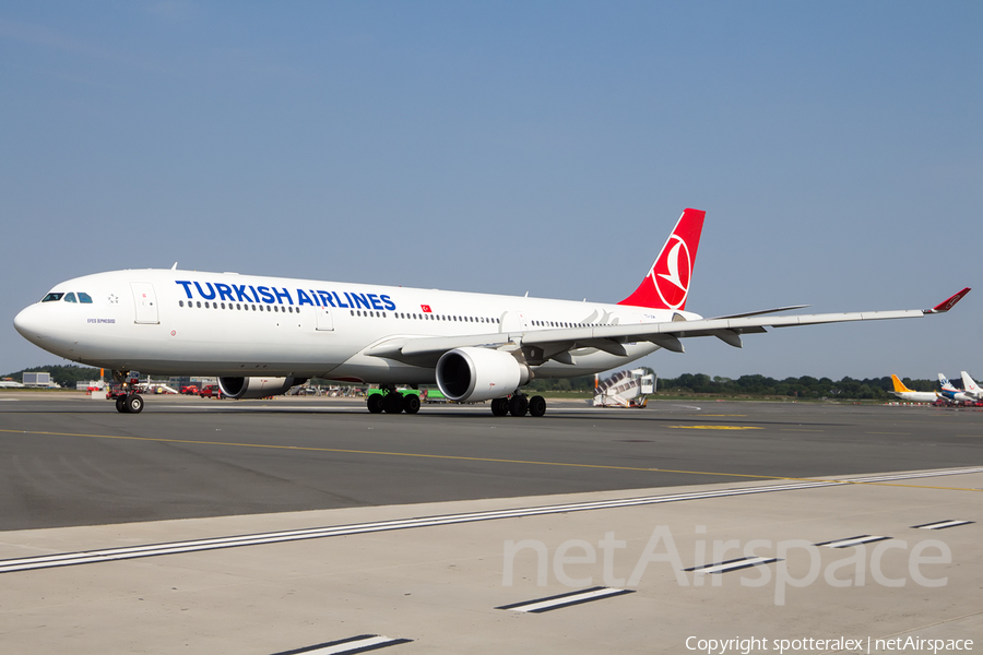 Turkish Airlines Airbus A330-302X (TC-JOM) | Photo 254714