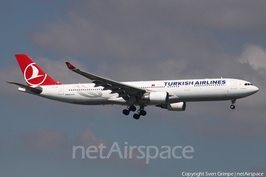 Turkish Airlines Airbus A330-302X (TC-JOM) | Photo 270794
