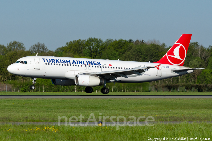 Turkish Airlines Airbus A320-232 (TC-JPA) | Photo 107496