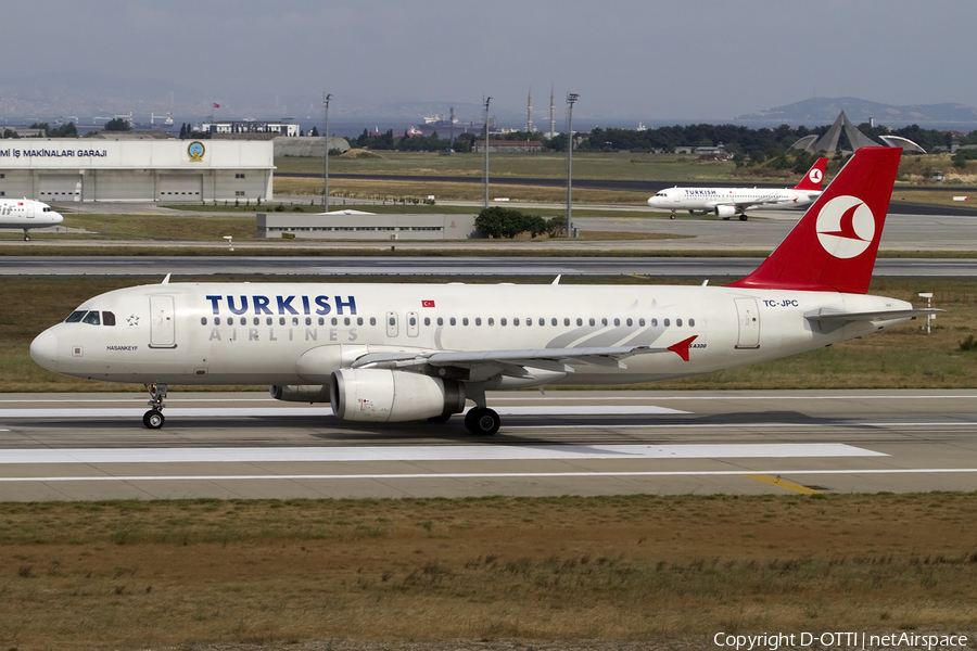 Turkish Airlines Airbus A320-232 (TC-JPC) | Photo 409431