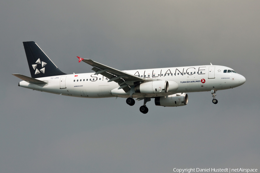 Turkish Airlines Airbus A320-232 (TC-JPE) | Photo 523107