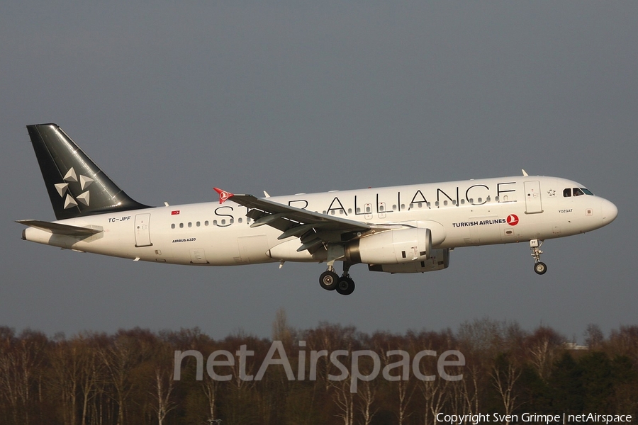 Turkish Airlines Airbus A320-232 (TC-JPF) | Photo 70644