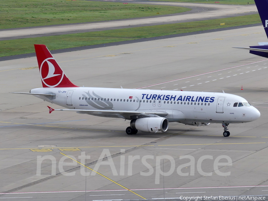 Turkish Airlines Airbus A320-232 (TC-JPH) | Photo 468781