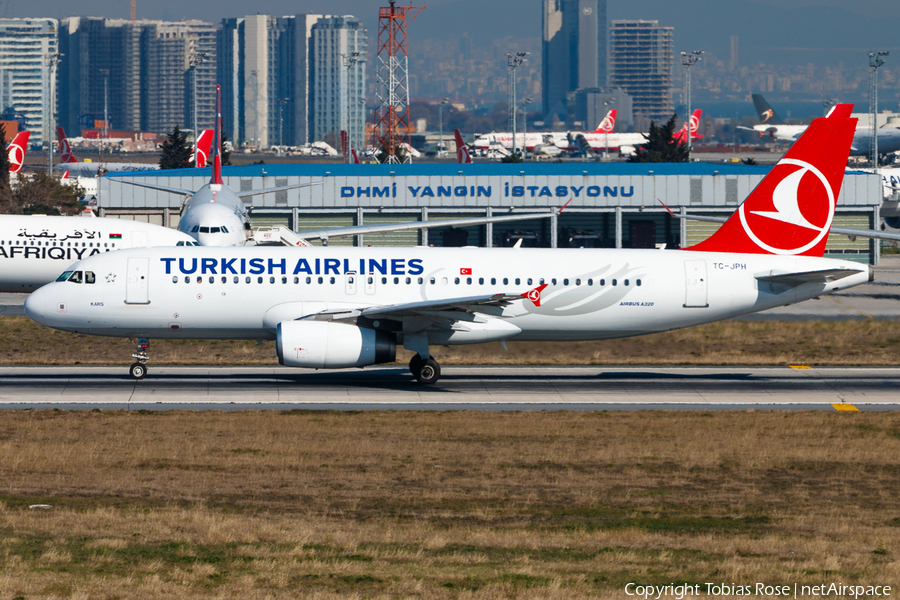 Turkish Airlines Airbus A320-232 (TC-JPH) | Photo 312392