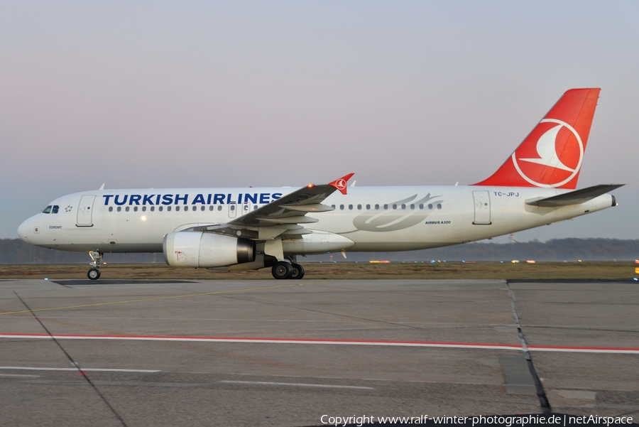 Turkish Airlines Airbus A320-232 (TC-JPJ) | Photo 404028