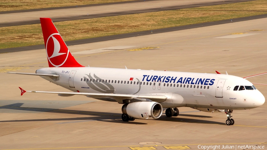 Turkish Airlines Airbus A320-232 (TC-JPJ) | Photo 442545