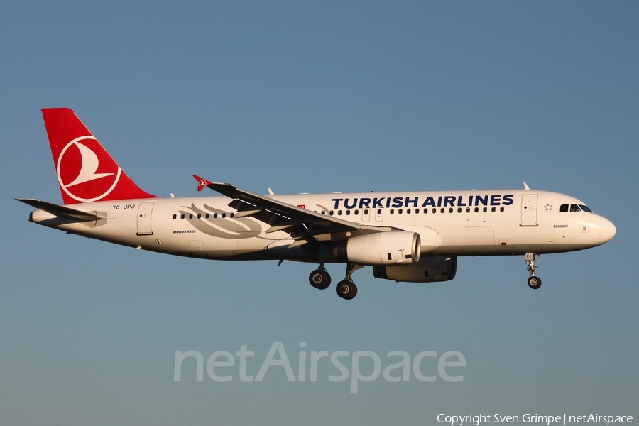 Turkish Airlines Airbus A320-232 (TC-JPJ) | Photo 439986