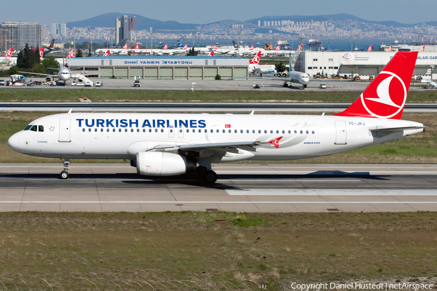 Turkish Airlines Airbus A320-232 (TC-JPJ) | Photo 493313