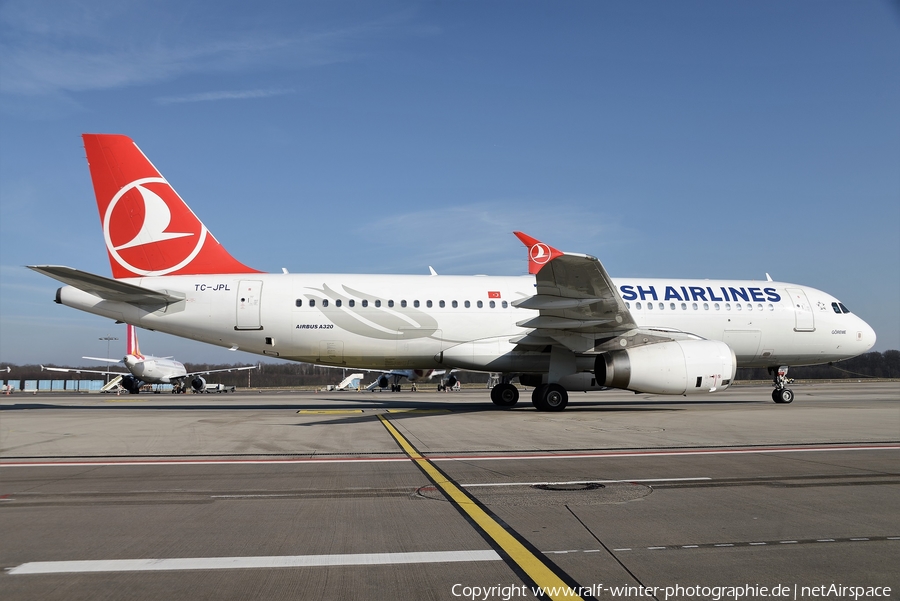 Turkish Airlines Airbus A320-232 (TC-JPL) | Photo 436198