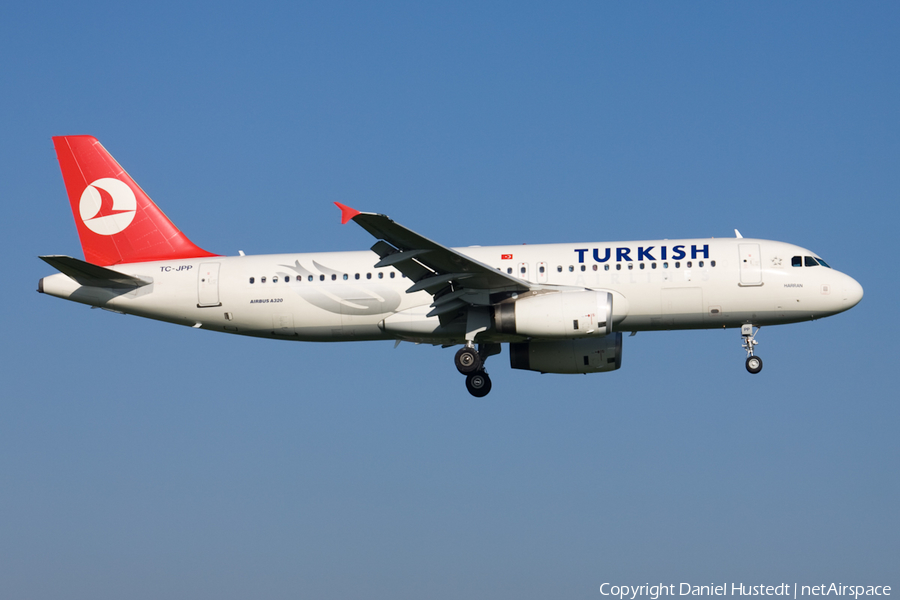 Turkish Airlines Airbus A320-232 (TC-JPP) | Photo 547372