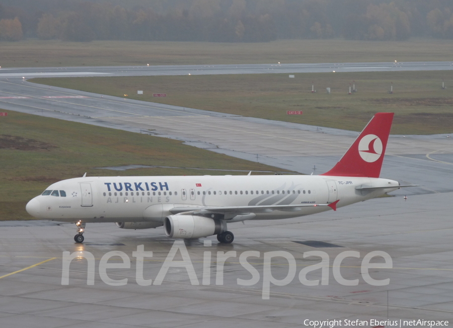 Turkish Airlines Airbus A320-232 (TC-JPR) | Photo 427268