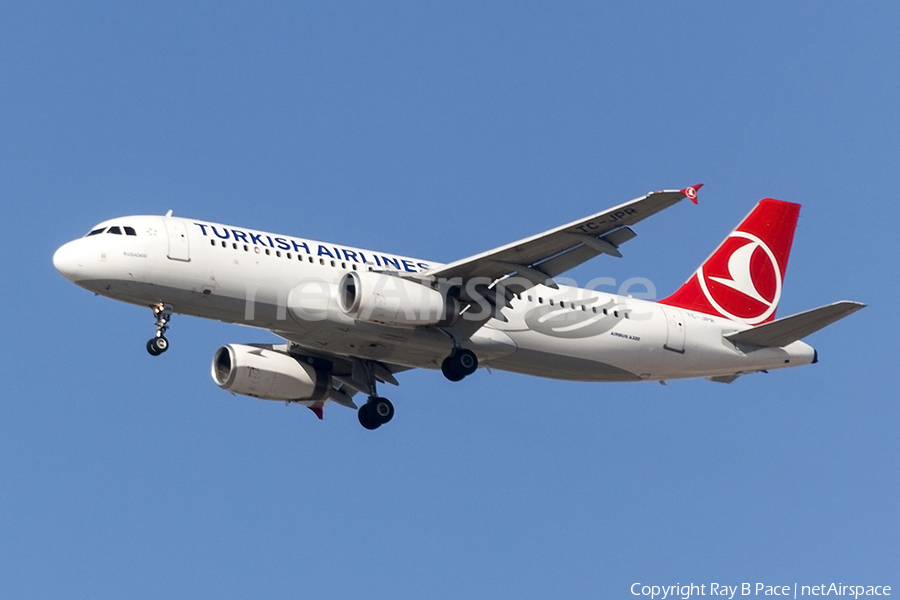 Turkish Airlines Airbus A320-232 (TC-JPR) | Photo 400554