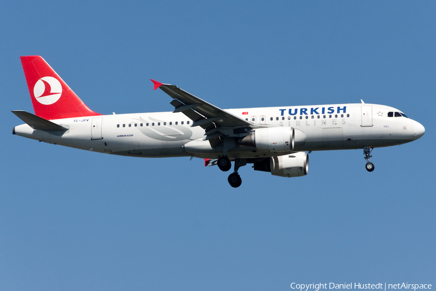 Turkish Airlines Airbus A320-214 (TC-JPV) | Photo 495952