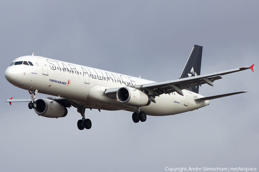 Turkish Airlines Airbus A321-232 (TC-JRA) | Photo 3126