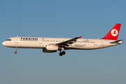 Turkish Airlines Airbus A321-232 (TC-JRA) at  Hamburg - Fuhlsbuettel (Helmut Schmidt), Germany