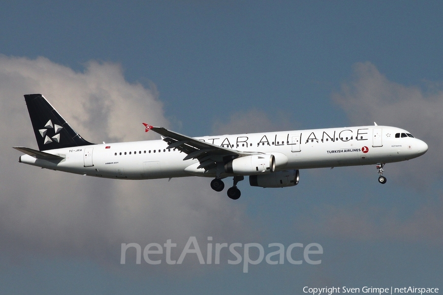 Turkish Airlines Airbus A321-232 (TC-JRA) | Photo 452226