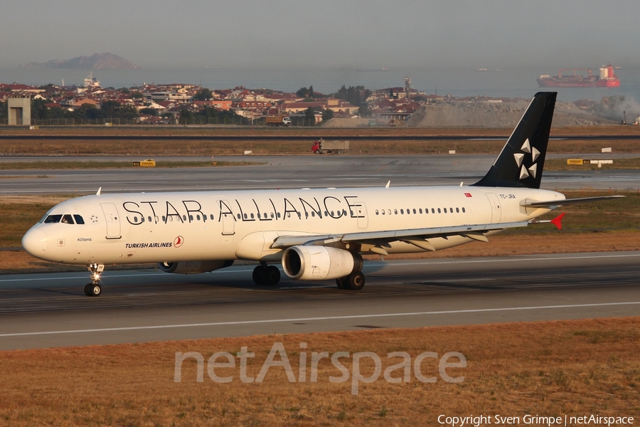 Turkish Airlines Airbus A321-232 (TC-JRA) | Photo 454395