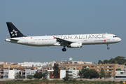 Turkish Airlines Airbus A321-232 (TC-JRA) at  Lisbon - Portela, Portugal