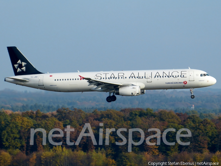 Turkish Airlines Airbus A321-231 (TC-JRB) | Photo 425976