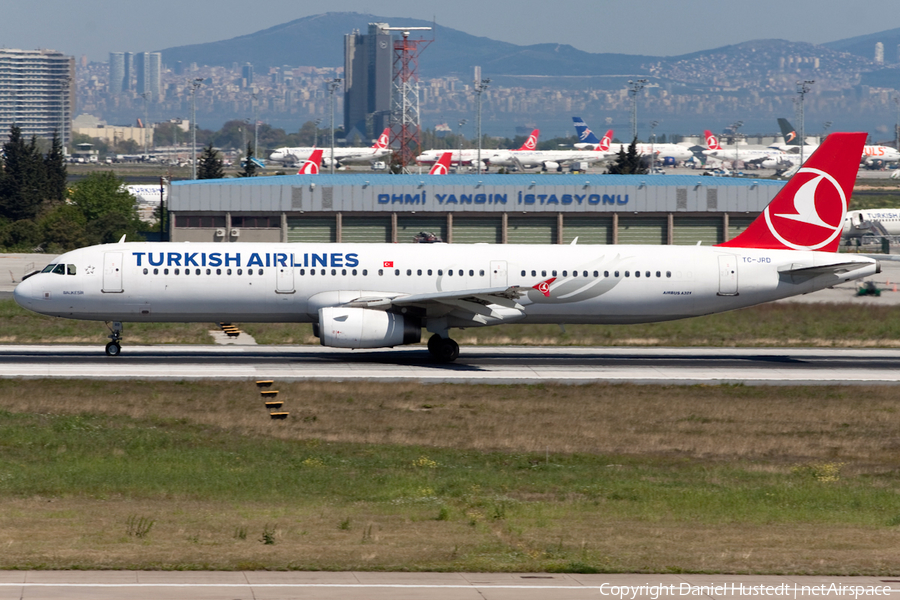 Turkish Airlines Airbus A321-231 (TC-JRD) | Photo 493474
