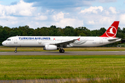 Turkish Airlines Airbus A321-231 (TC-JRF) at  Hamburg - Fuhlsbuettel (Helmut Schmidt), Germany