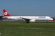 Turkish Airlines Airbus A321-231 (TC-JRG) at  Stuttgart, Germany