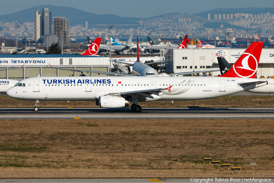 Turkish Airlines Airbus A321-231 (TC-JRH) | Photo 308036