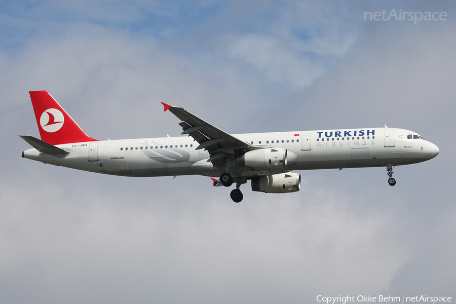 Turkish Airlines Airbus A321-231 (TC-JRH) | Photo 39515