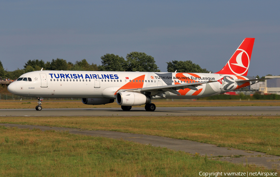 Turkish Airlines Airbus A321-231 (TC-JRO) | Photo 423479
