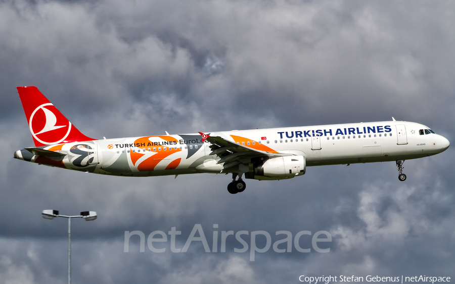 Turkish Airlines Airbus A321-231 (TC-JRO) | Photo 237757