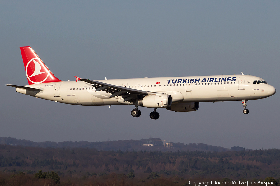 Turkish Airlines Airbus A321-231 (TC-JRR) | Photo 44874