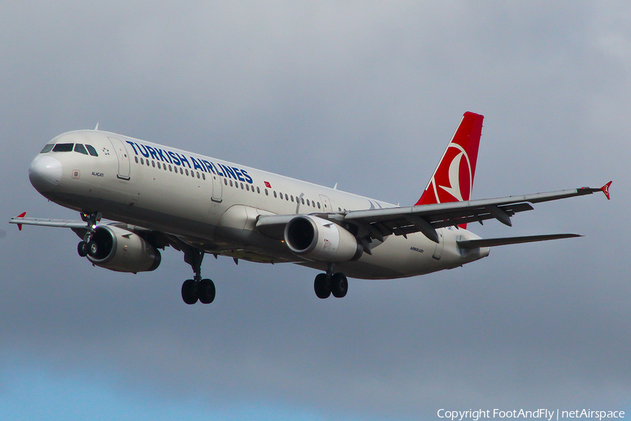 Turkish Airlines Airbus A321-231 (TC-JRT) | Photo 148178