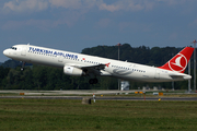 Turkish Airlines Airbus A321-231 (TC-JRT) at  Zurich - Kloten, Switzerland