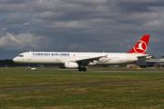 Turkish Airlines Airbus A321-231 (TC-JRU) at  Hamburg - Fuhlsbuettel (Helmut Schmidt), Germany