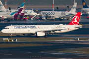 Turkish Airlines Airbus A321-231 (TC-JRV) at  Hamburg - Fuhlsbuettel (Helmut Schmidt), Germany