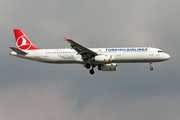 Turkish Airlines Airbus A321-231 (TC-JRV) at  Istanbul - Ataturk, Turkey