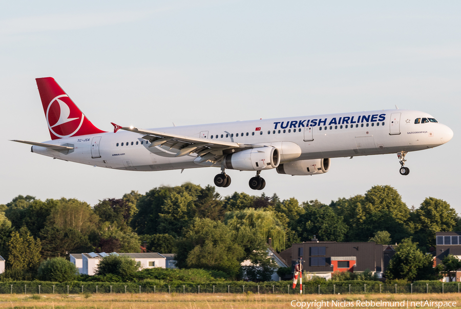 Turkish Airlines Airbus A321-231 (TC-JSA) | Photo 332662