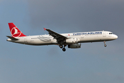 Turkish Airlines Airbus A321-231 (TC-JSC) at  Istanbul - Ataturk, Turkey