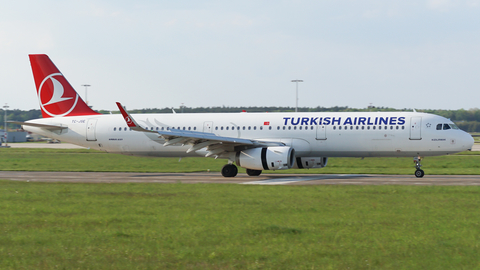 Turkish Airlines Airbus A321-231 (TC-JSE) at  Hannover - Langenhagen, Germany